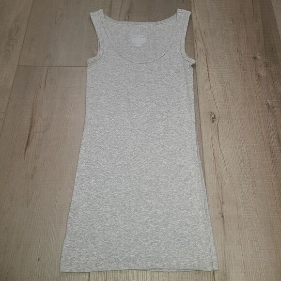 Set of 2 XS Women's Tank Tops - Picture 5 of 8